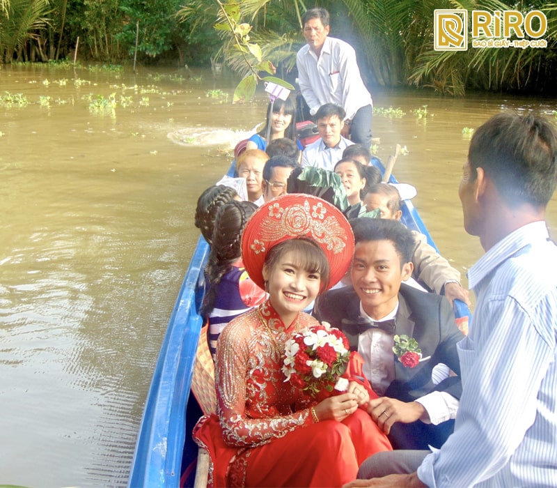 Nghi thức rước dâu bằng ghe/xuồng hoa lãng mạn