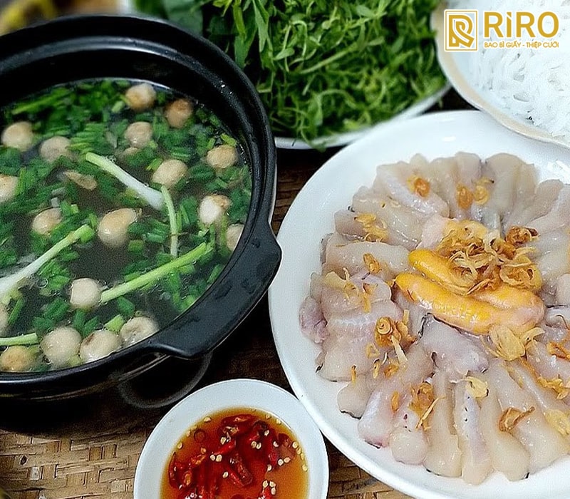 Lẩu cá lóc/Lẩu mắm/Lẩu hải sản (Ưu tiên Lẩu mắm nếu làm nổi bật)