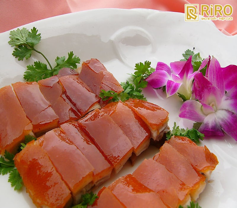 Heo sữa quay / Giò heo hầm